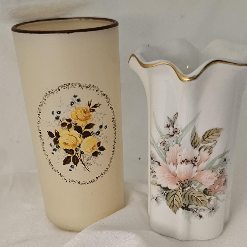 Mini Vase (2) VTG lot